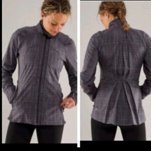 Lululemon Athletica Jacket Size 4 Grey Zip Up Pockets Plaid Long Sleeve Comfy